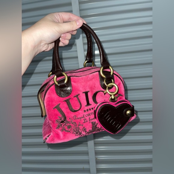 Juicy Couture Handbags - 💖💖 Vintage Juicy Couture velour bowling bag!